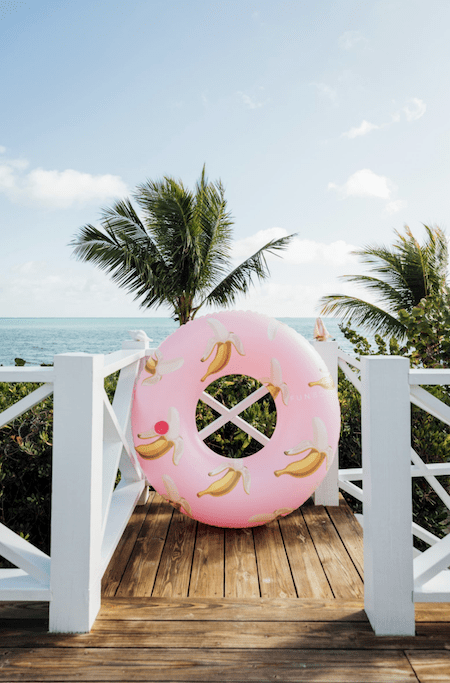 Cute Pool Accessories That Will Have You Saying HOMG That’s So Cute | InStyleRooms.com/Blog