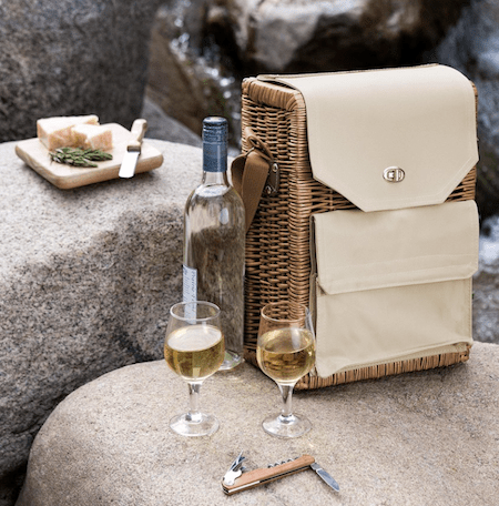 What to Take to a Picnic on National Picnic Day | InStyleRooms.com/Blog