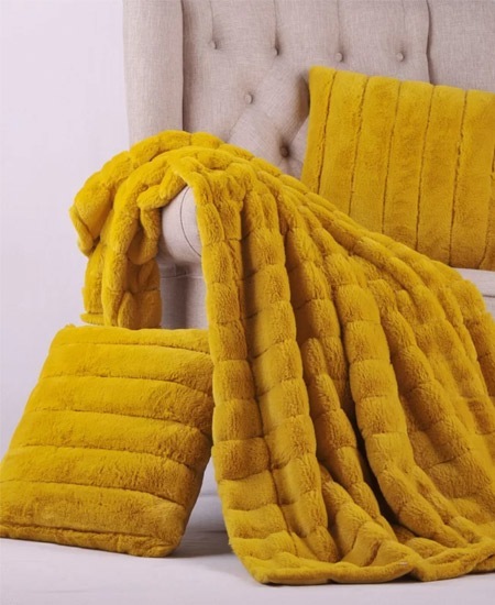 Keep Cozy this Fall with These 7 Faux Fur Throws | InStyleRooms.com/Blog